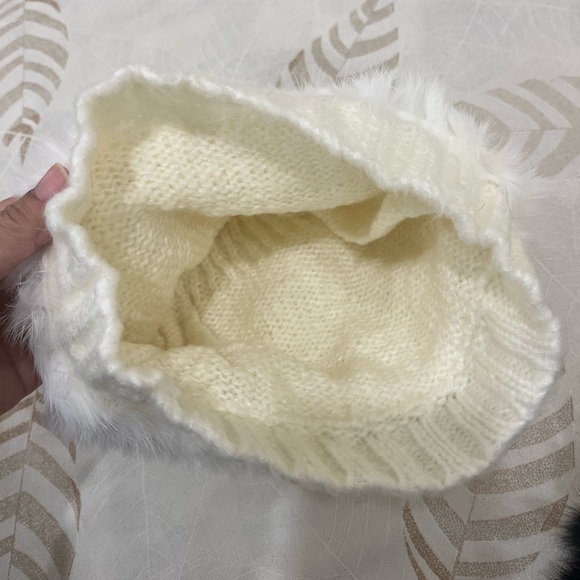 Winter hat for women - Picture 3 of 7